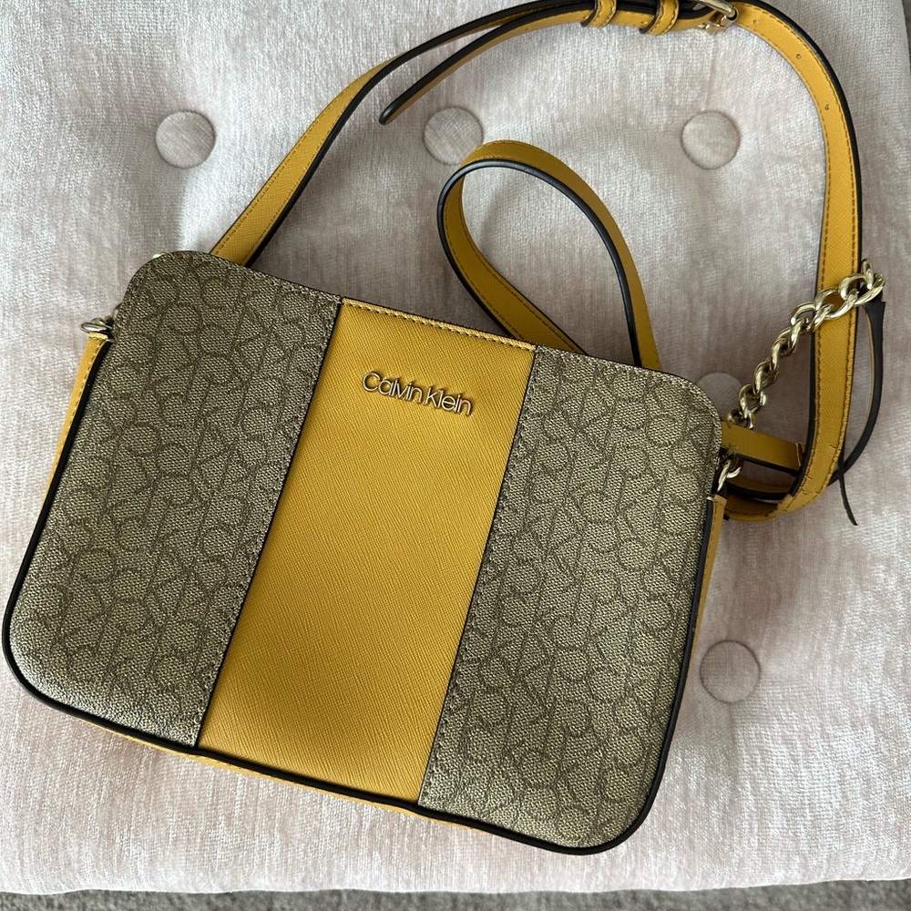 Calvin Klein Crossbody Bag